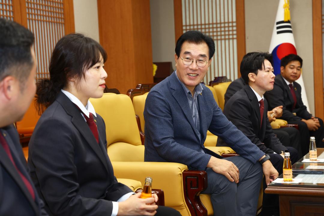 '강원특별자치도의회 방문(강원청년회의소)' 게시글의 사진(8) '2026-08-27 강원특별자치도의회 방문(강원청년회의소) (7).jpg'