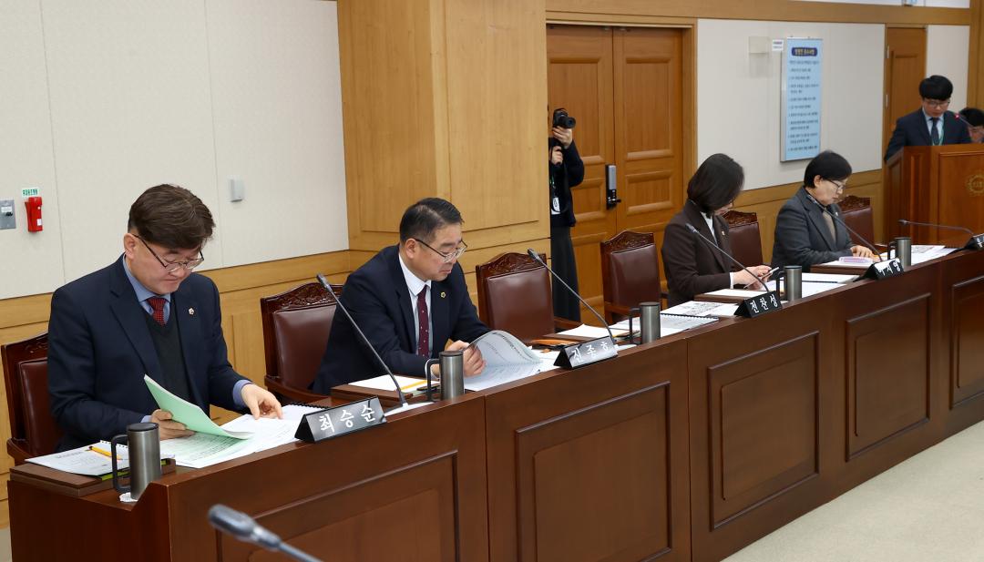 '제343회 제1차 의회운영위원회' 게시글의 사진(4) '2026-02-03 제343회 제1차 의회운영위원회 (4).jpg'