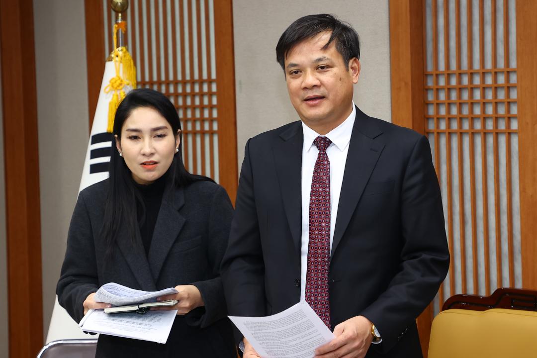 '베트남 디엔비엔성 대표단 강원특별자치도의회 내방' 게시글의 사진(25) '2025-12-30 베트남 디엔비엔성 대표단 강원특별자치도의회 내방 (26).jpg'