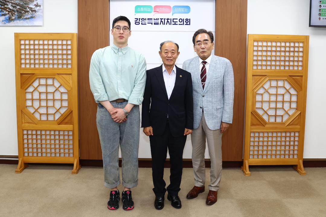 '강원특별자치도의회방문(제네시스 F&T 비비큐 윤현기 대표)' 게시글의 사진(4) '2026-07-27 강원도의회방문(제네시스 F&T 비비큐 윤현기 대표) (4).jpg'