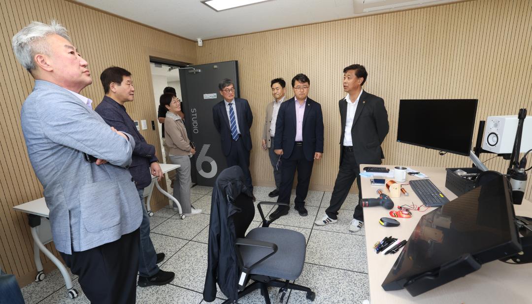 '2024회계년도 결산검사위원 현지방문(교육연수원 횡성분원, 강원온라인학교)' 게시글의 사진(16) '2025-04-30 2024회계년도 결산검사위원회 현지방문 (18).jpg'