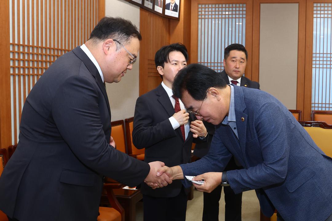 '강원특별자치도의회 방문(강원청년회의소)' 게시글의 사진(3) '2026-08-27 강원특별자치도의회 방문(강원청년회의소) (2).jpg'