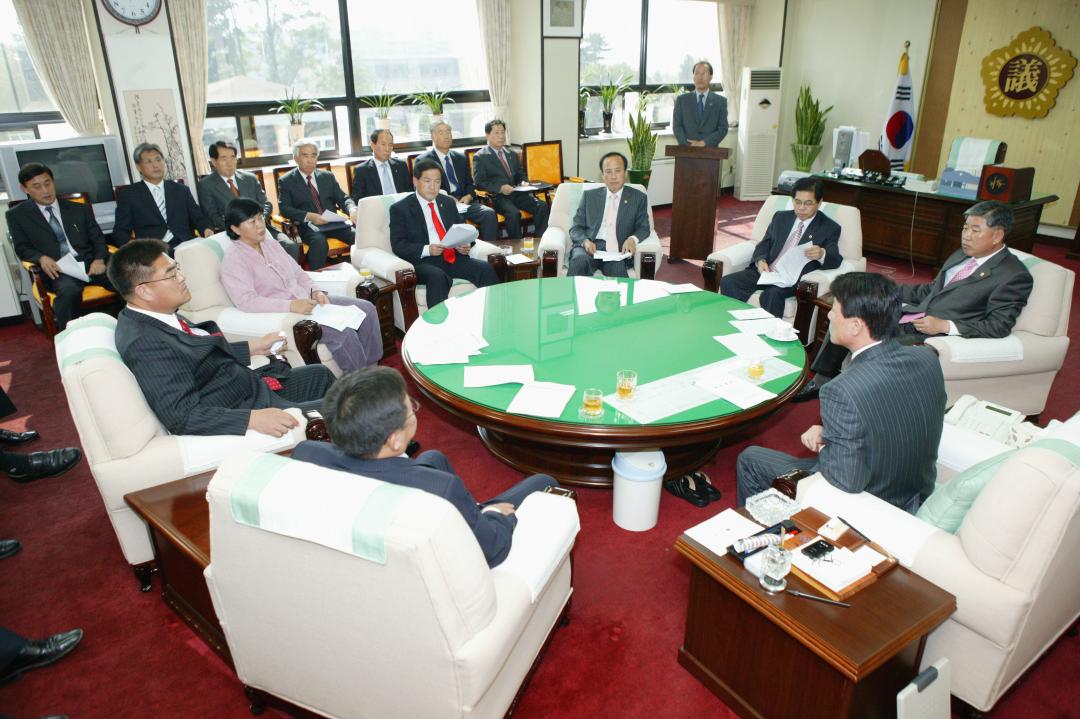 '의정대표 협의회' 게시글의 사진(3) '2006-10-10 의정대표 협의회 (3).JPG'