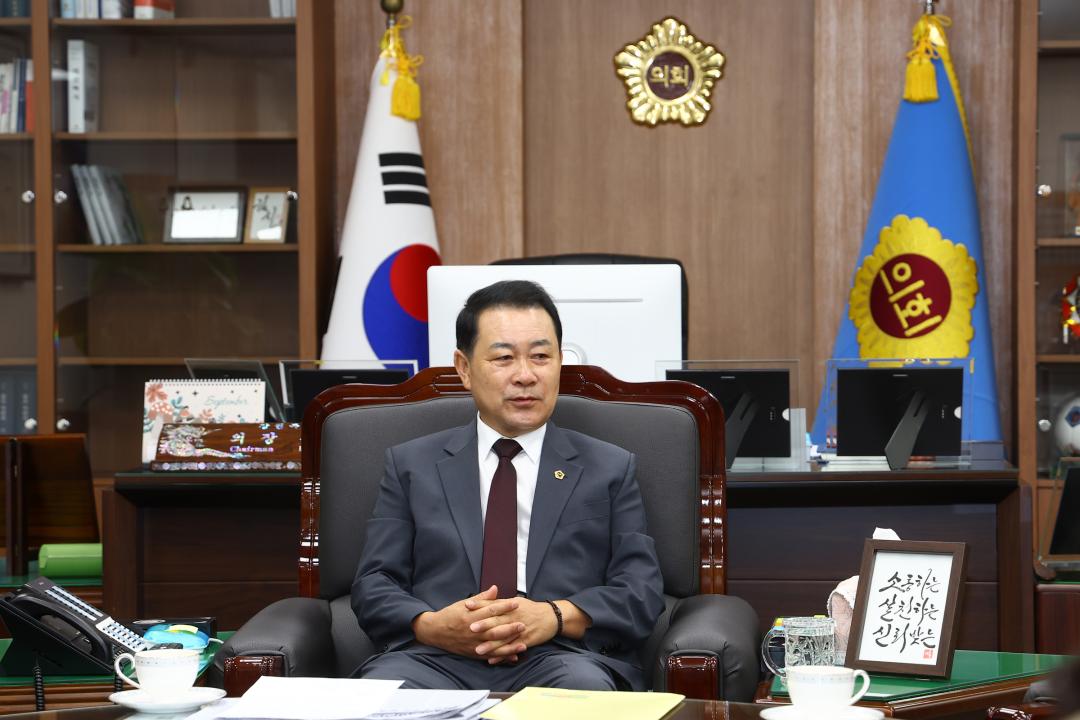 '강원특별자치도의회 신규 임용장 수여식' 게시글의 사진(25) '2025-09-29 임용장 수여식 (25).jpg'