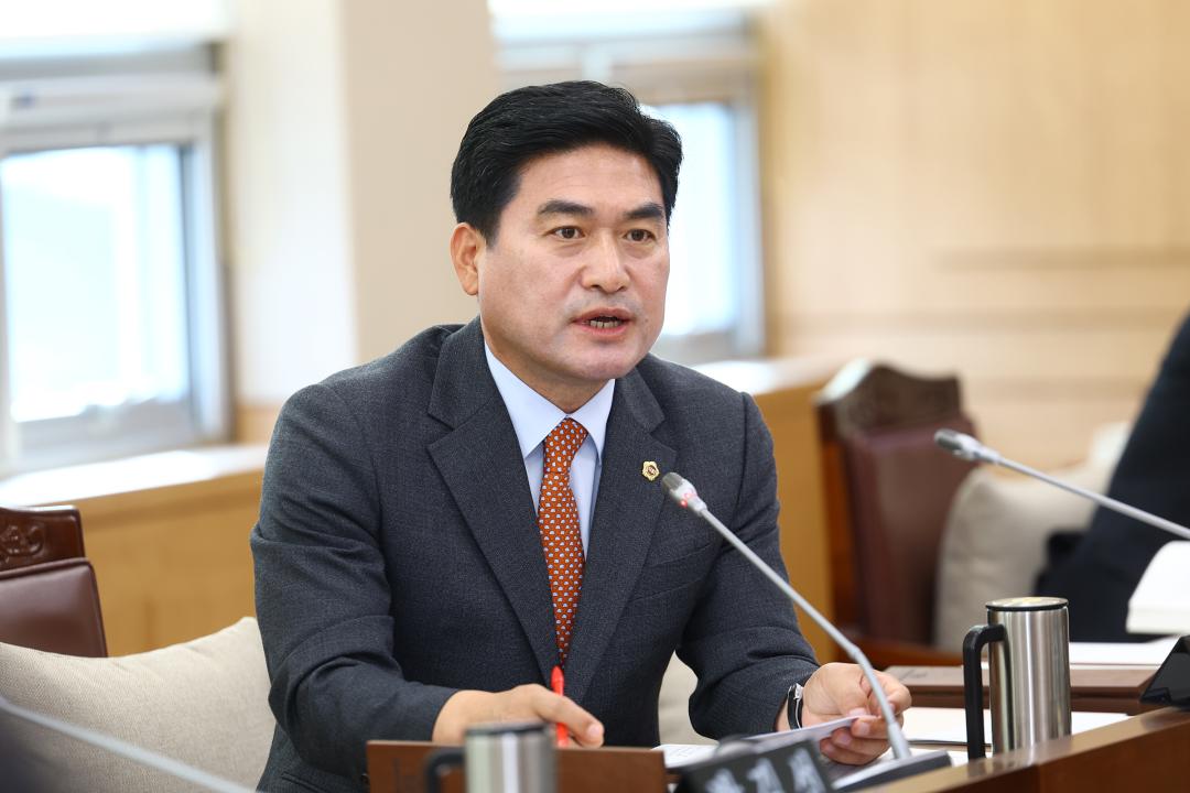 '2025년도 농림수산위원회 행정사무감사(산림환경국)' 게시글의 사진(25) '2025-11-07 2025년도 농림수산위원회 행정사무감사(산림환경국) (25).jpg'