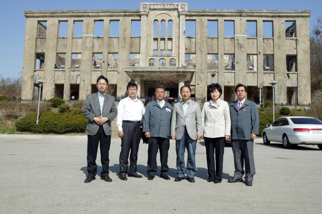 '철원 평화 문화광장 조성공사장 현지시찰' 게시글의 사진(41) '2009-04-14 철원 평화 문화광장 조성공사장 현지시찰 (41).jpg'