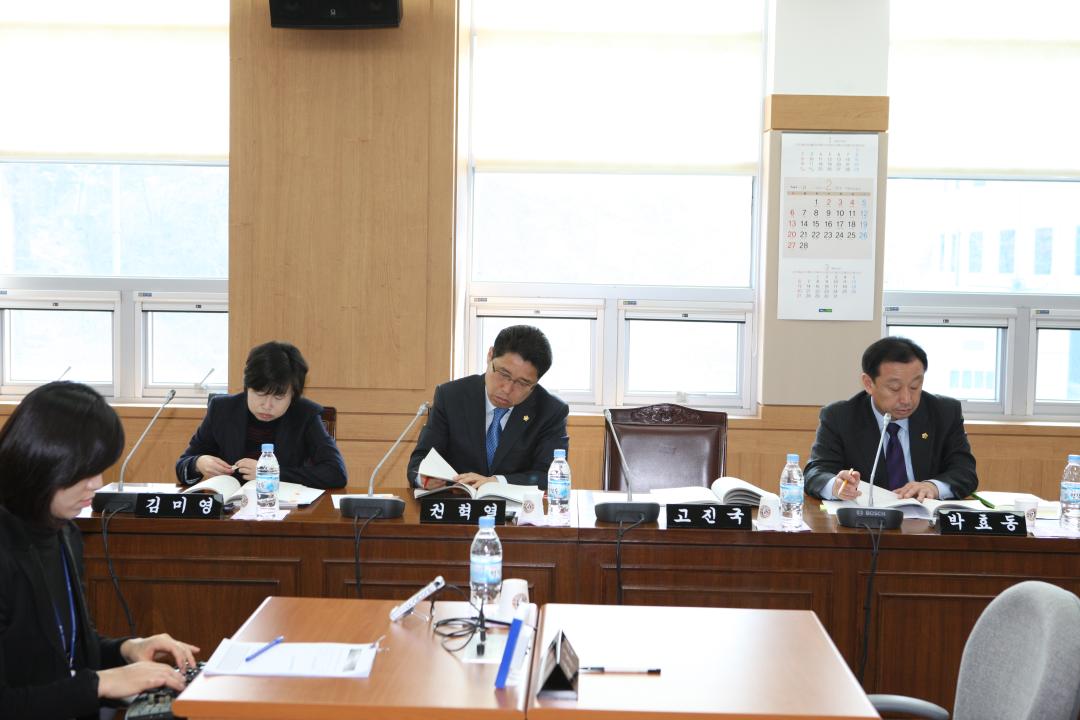 '207회 제4차 농림수산위원회' 게시글의 사진(4) '2011-02-24 207회 제4차 농림수산위원회 (4).jpg'