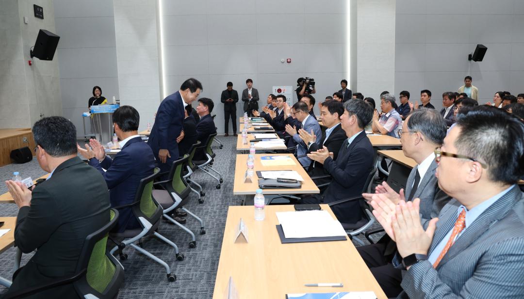 '강원형 바이오헬스 클러스터 구축 발전전략 모색 심포지엄' 게시글의 사진(7) '2024-07-25 강원형 바이오헬스 클러스터 구축 발전전략 모색 심포지엄 (6).jpg'