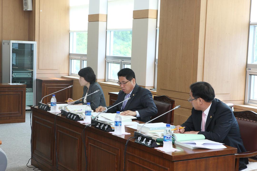 '211회 제4차 농림수산위원회' 게시글의 사진(8) '2011-06-16 211회 제4차 농림수산위원회 (8).jpg'
