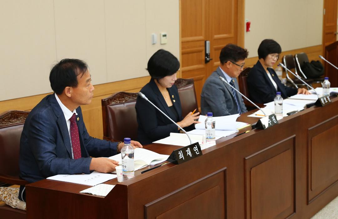 '제284회 제1차 농림수산위원회' 게시글의 사진(10) '2019-09-04 제284회 제1차 농림수산위원회 (10).jpg'