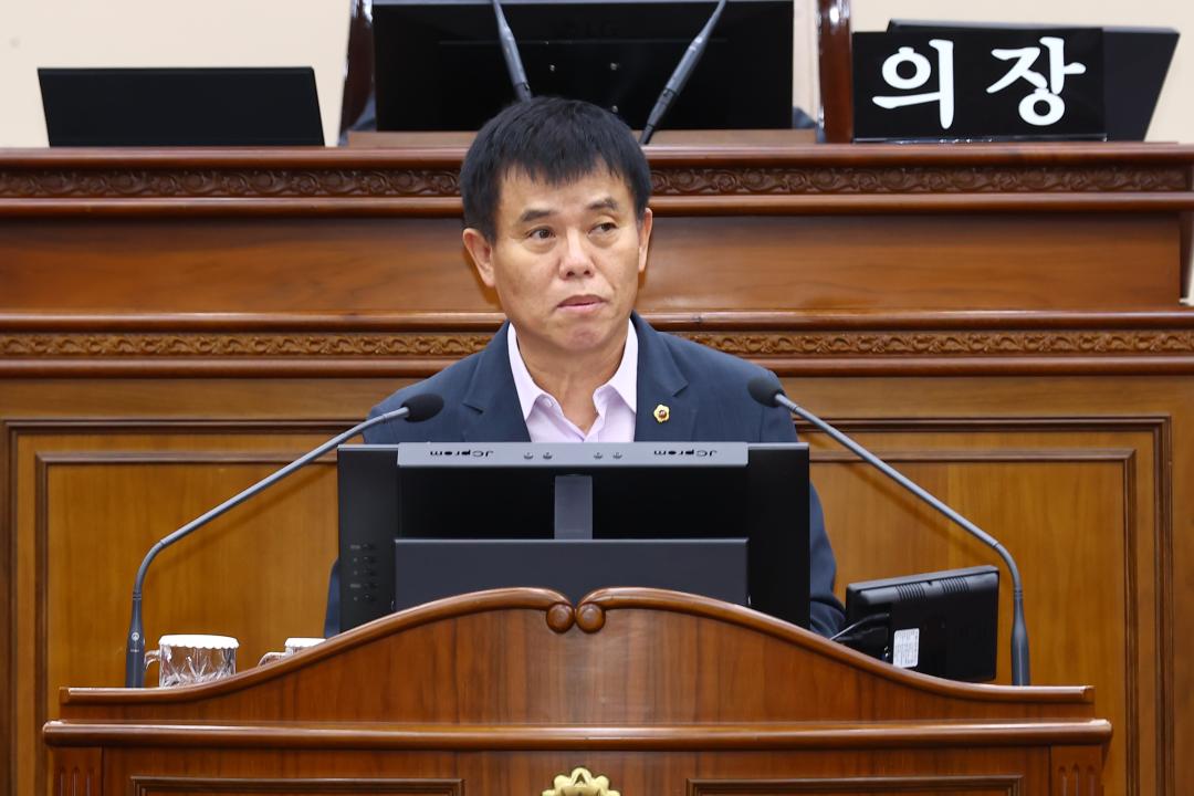'제339회 제2차 본회의' 게시글의 사진(51) '2025-07-17 제339회 제2차 본회의 (51) 5분자유발언 이영욱의원.jpg'