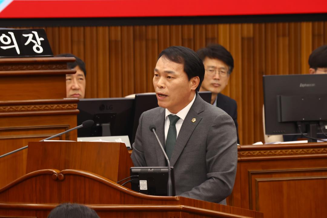 '제335회 제2차 본회의(제1차 도정 및 교육행정에 관한 질문)' 게시글의 사진(59) '2025-03-11 제335회 제2차 본회의(제1차 도정 및 교육행정에 관한 질문) (59) 박기영 의원.jpg'