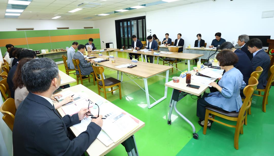 '강원특별자치도의회 교육위원회 의정연찬회' 게시글의 사진(2) '2025-07-17 강원특별자치도의회 교육위원회 의정연찬회 (2)(강원예술고등학교).jpg'