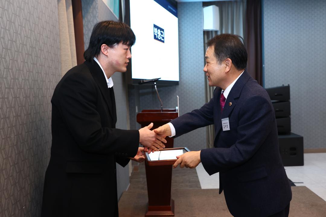 '강원발전경제인협회 창립 제9주년 기념식' 게시글의 사진(9) '2025-11-26 강원발전경제인협회 창립 제9주년 기념식 (9).jpg'