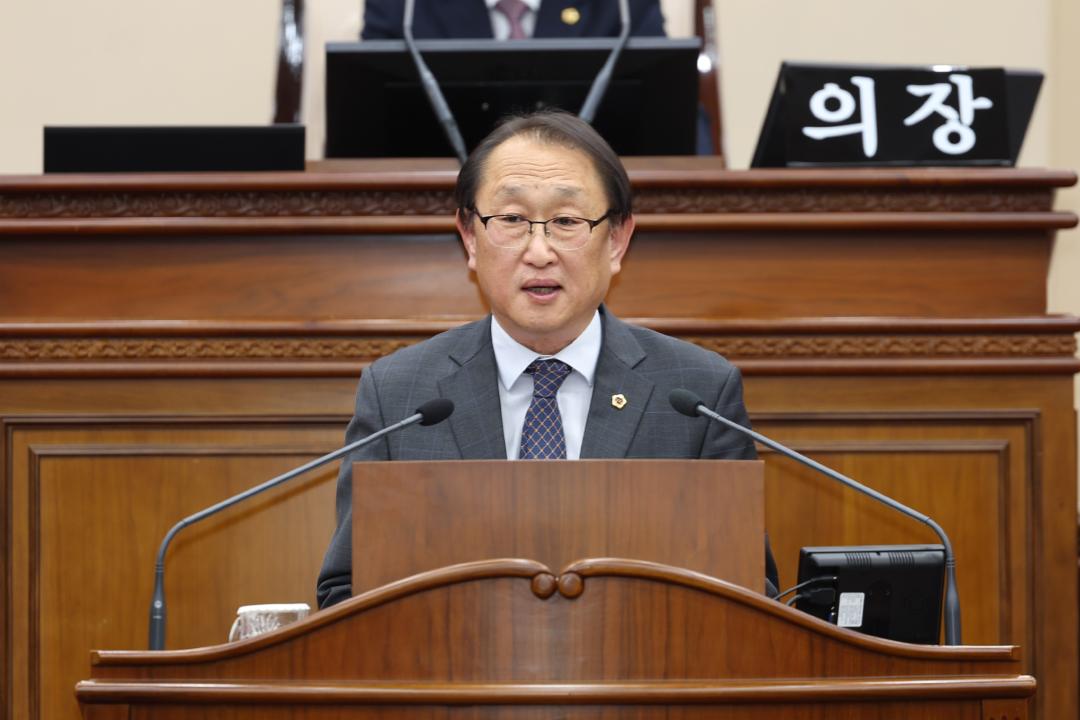 '제335회 제2차 본회의(제1차 도정 및 교육행정에 관한 질문)' 게시글의 사진(101) '2025-03-11 제335회 제2차 본회의(제1차 도정 및 교육행정에 관한 질문) (101) 박관희 의원.jpg'