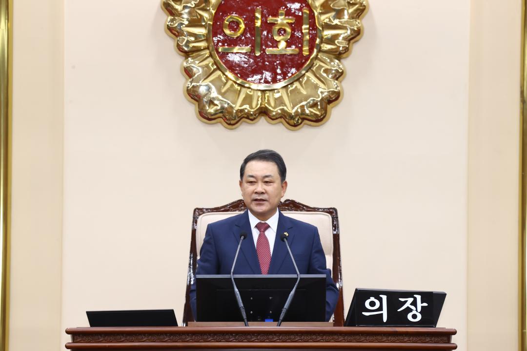 '제337회 제2차 본회의' 게시글의 사진(6) '2025-05-21 제337회 제2차 본회의 (6) 회의진행 김시성의장.jpg'