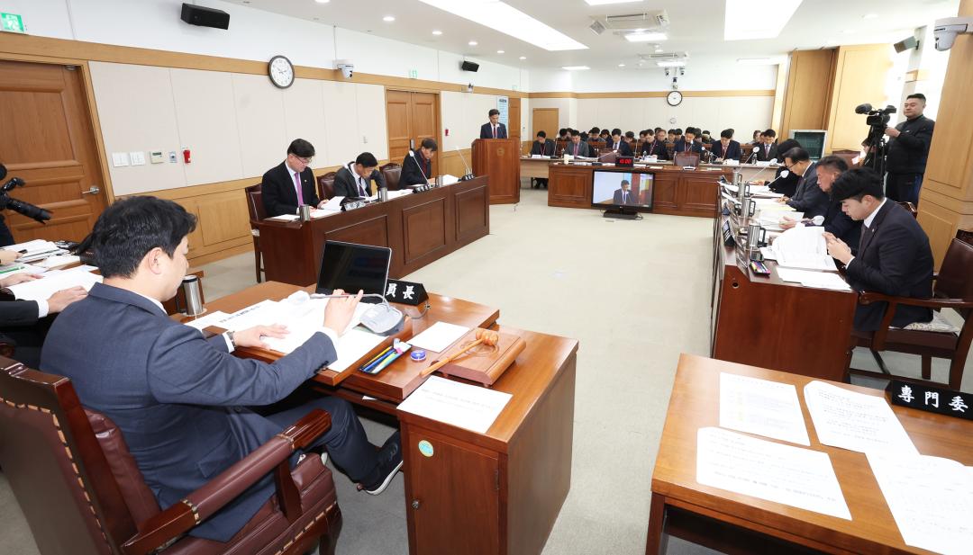 '제334회 제1차 기획행정위원회' 게시글의 사진(8) '2025-02-05 제334회 제1차 기획행정위원회 (8).jpg'