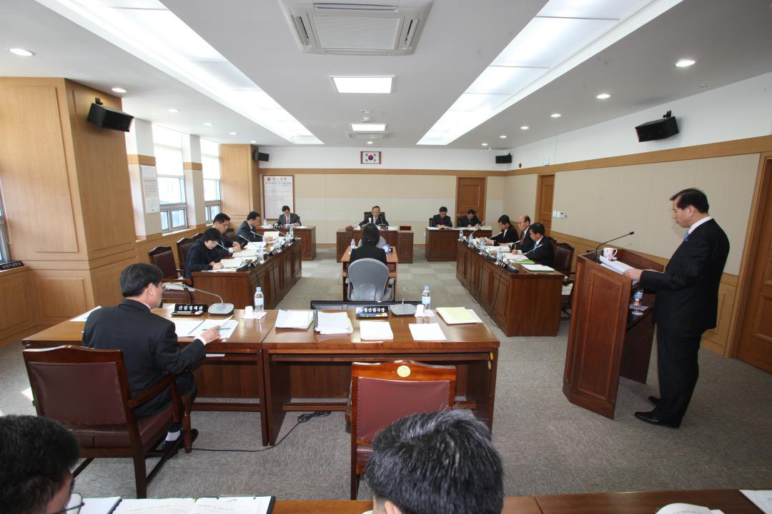 '207회 제4차 농림수산위원회' 게시글의 사진(11) '2011-02-24 207회 제4차 농림수산위원회 (11).jpg'