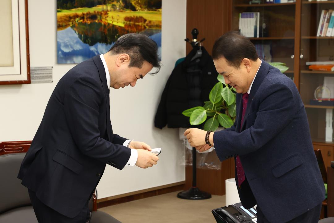 '강원특별자치도의회 방문(춘천KBS 신임총국장)' 게시글의 사진(2) '2026-01-22 강원특별자치도의회 방문(춘천KBS 신임총국장) (2).jpg'