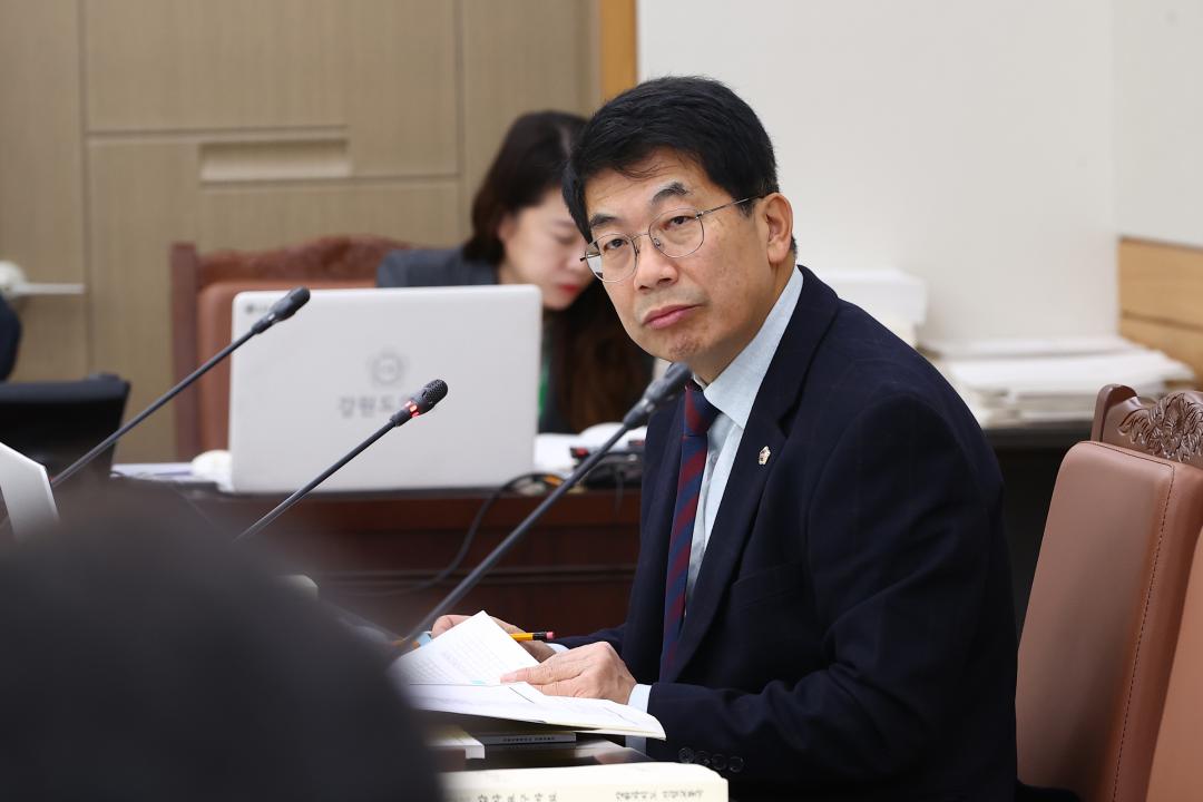 '2025년도 안전건설위원회 행정사무감사(건설교통국)' 게시글의 사진(18) '2025-11-07 2025년도 안전건설위원회 행정사무감사(건설교통국) (18).jpg'