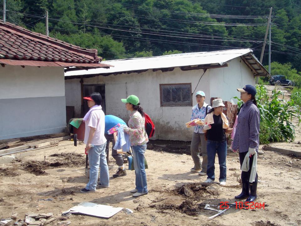 '수해지역 복구 자원봉사' 게시글의 사진(33) '2006-07-25 수해지역 복구 자원봉사 (33).JPG'