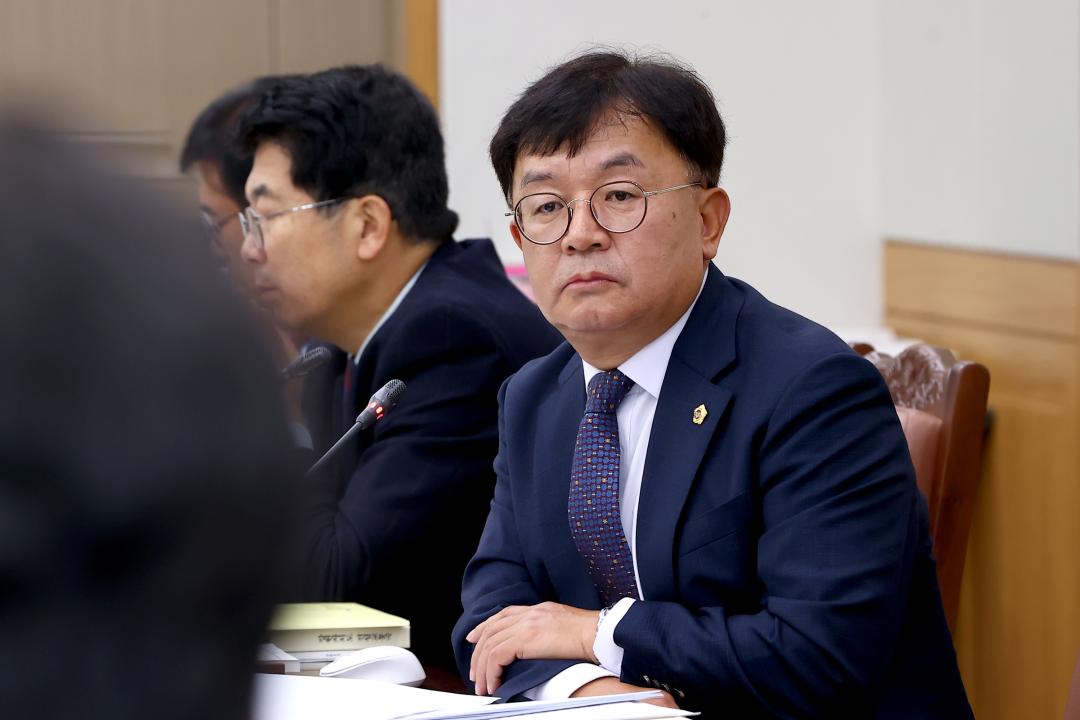 '2025년도 안전건설위원회 행정사무감사(건설교통국)' 게시글의 사진(48) '2025-11-07 2025년도 안전건설위원회 행정사무감사(건설교통국) (48).jpg'