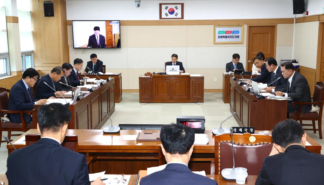 '2025년도 경제산업위원회 행정사무감사(경제국)' 게시글의 사진(3) '2025-11-06 2025년도 경제산업위원회 행정사무감사(경제국) (3).jpg'