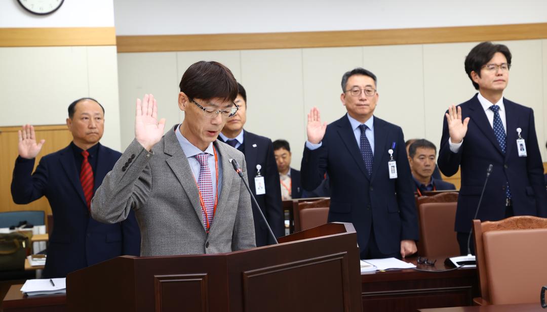 '2025년도 안전건설위원회 행정사무감사(건설교통국)' 게시글의 사진(9) '2025-11-07 2025년도 안전건설위원회 행정사무감사(건설교통국) (9).jpg'