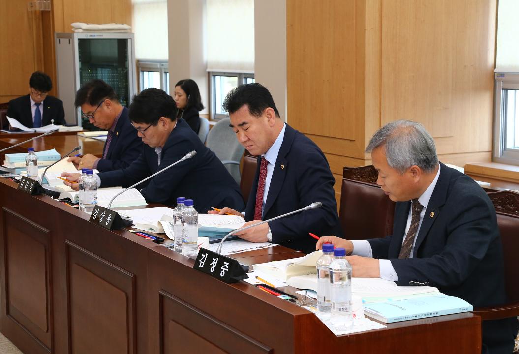 '제286회 제6차 농림수산위원회' 게시글의 사진(5) '2019-11-28 제286회 제6차 농림수산위원회 (5).jpg'