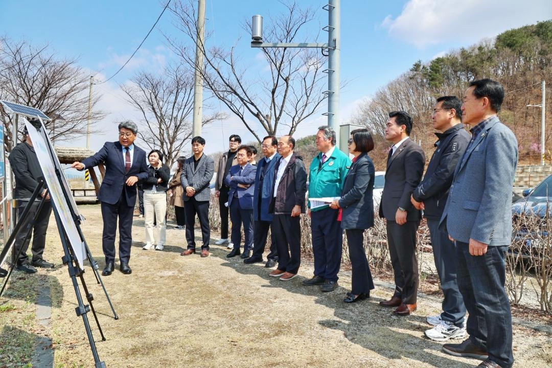'제336회 농림수산위원회 현지시찰' 게시글의 사진(2) '2025-04-10 제336회 농림수산위원회 현지시찰 (1) 철원 학저수지.jpg'
