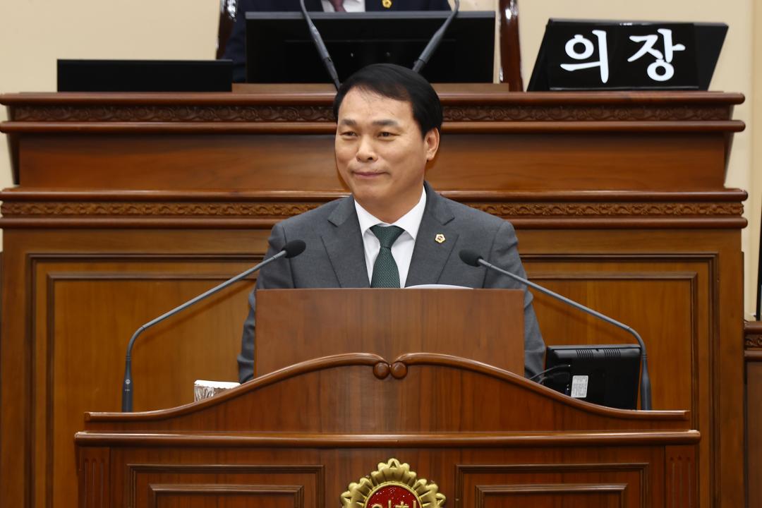 '제335회 제2차 본회의(제1차 도정 및 교육행정에 관한 질문)' 게시글의 사진(47) '2025-03-11 제335회 제2차 본회의(제1차 도정 및 교육행정에 관한 질문) (47) 박기영 의원.jpg'