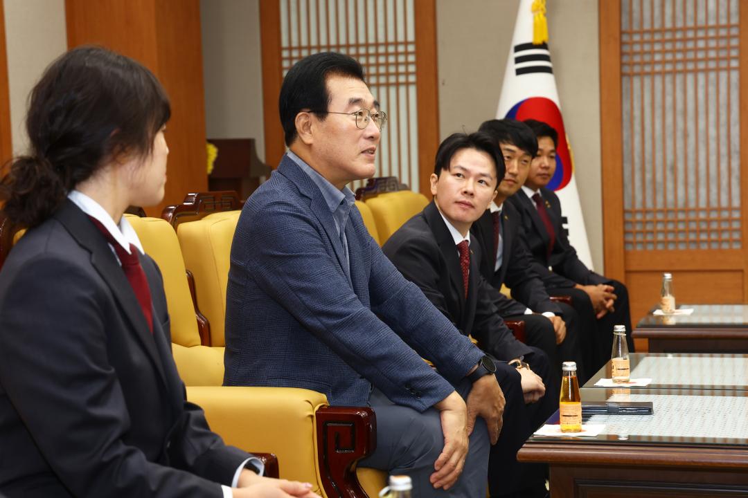'강원특별자치도의회 방문(강원청년회의소)' 게시글의 사진(14) '2026-08-27 강원특별자치도의회 방문(강원청년회의소) (13).jpg'