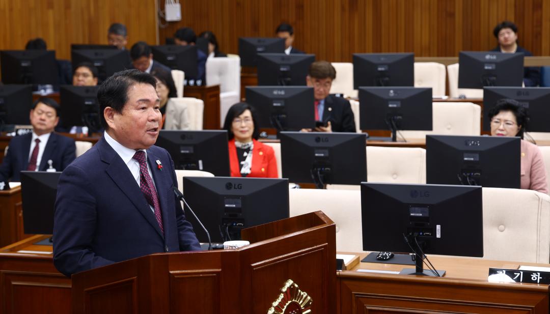'제344회 제2차 본회의(2026년도 제1회 도정 및 교육행정에 관한 질문)' 게시글의 사진(43) '2026-04-02 제344회 제2차본회의(2026년도 제1회 도정 및 교육행정에 관한 질문) (43) 신경호 교육감.jpg'