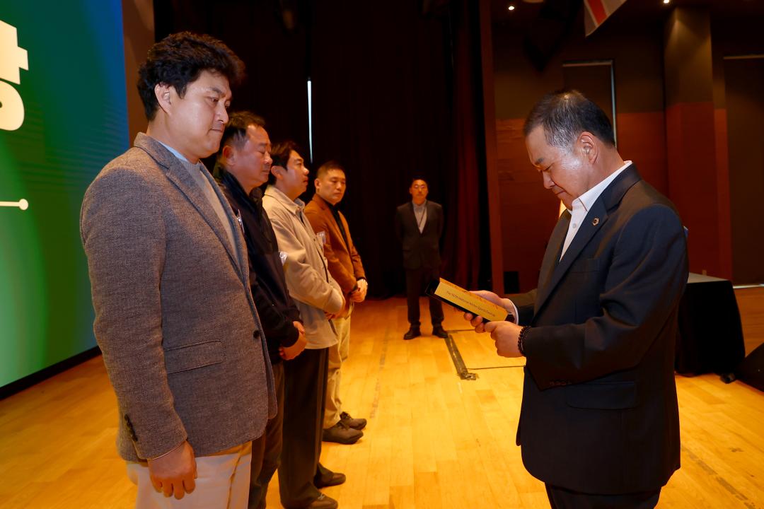 '제107회 전국동계체육대회 강원특별자치도 선수단 유공자 시상식' 게시글의 사진(7) '2026-03-31 제107회 전국동계체육대회 강원특별자치도 선수단 유공자 시상식 (7).jpg'