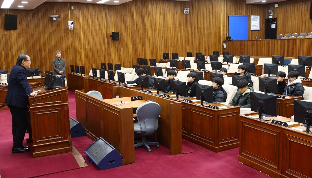 '강원특별자치도의회  견학(남춘천중학교)' 게시글의 사진(15) '2025-12-30 남춘천중학교 견학 (24).jpg'