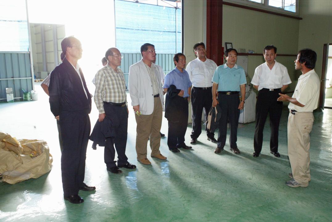 '사방댐 시설 및 친환경 농업경영 현지시찰' 게시글의 사진(16) '2006-09-07 사방댐 시설 및 친환경 농업경영 현지시찰 (16).JPG'