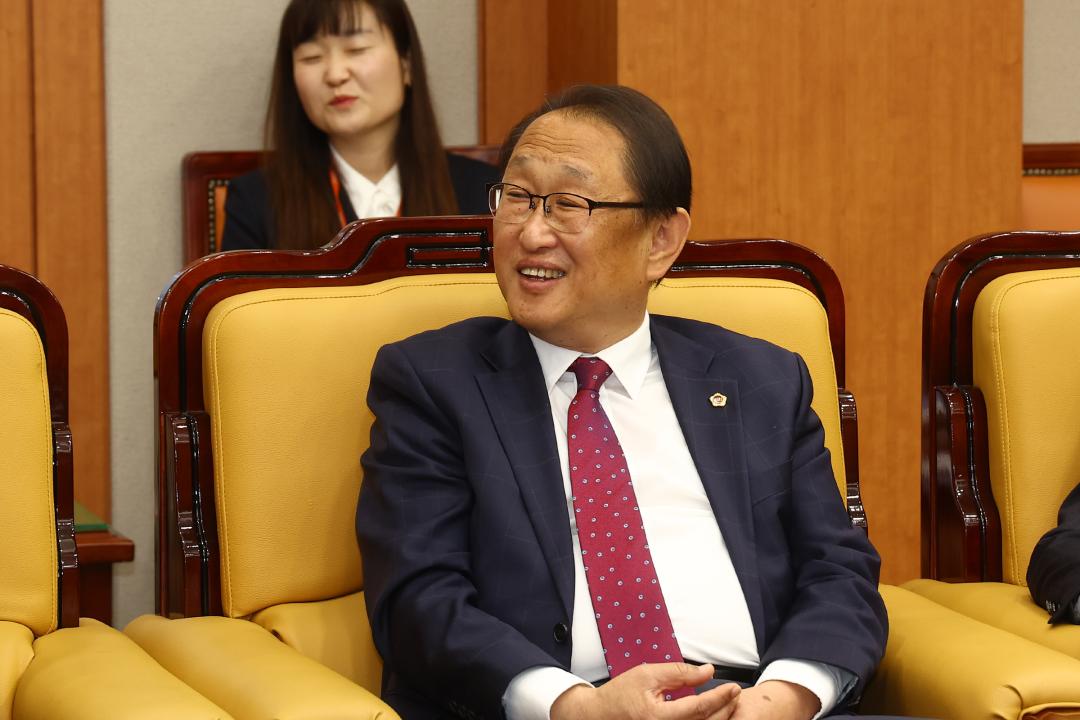 '2025회계연도 결산검사위원 위촉식 및 간담회' 게시글의 사진(40) '2026-04-16 2025회계연도 결산검사위원 위촉식 및 간담회 (42).jpg'