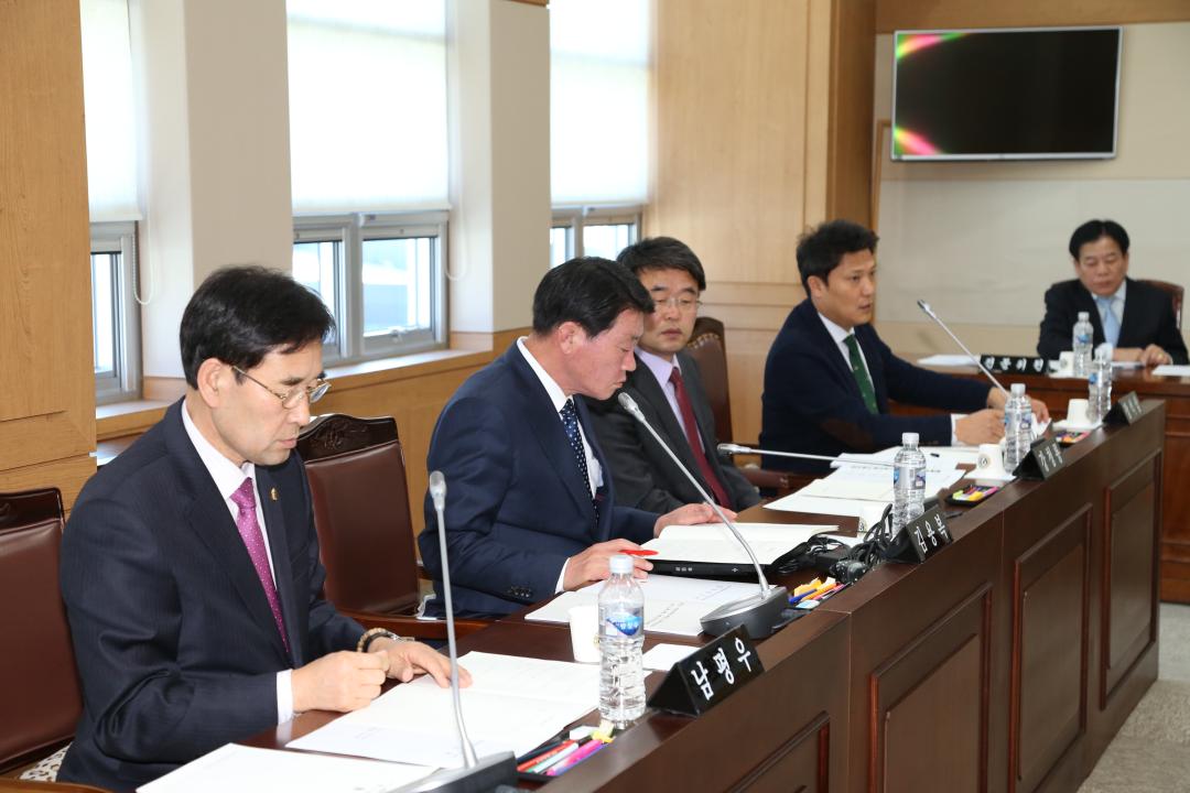 '제253회 제2차 농림수산위원회' 게시글의 사진(8) '2016-03-09 제253회 제2차 농림수산위원회 (8).JPG'