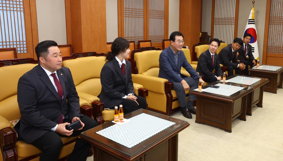 '강원특별자치도의회 방문(강원청년회의소)' 게시글의 사진(6) '2026-08-27 강원특별자치도의회 방문(강원청년회의소) (5).jpg'