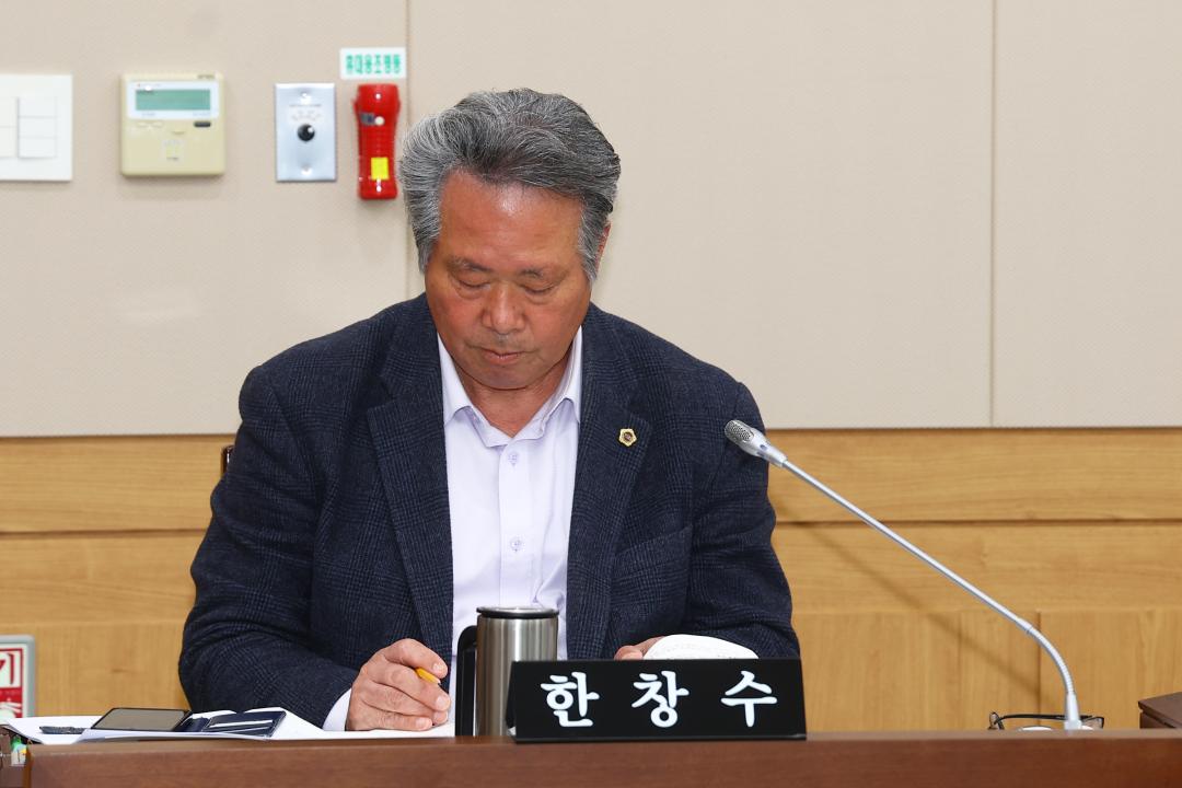 '제342회 제1차 농림수산위원회(2025년도 행정사무감사(보건환경연구원))' 게시글의 사진(6) '2025-11-05 제342회 제1차 농림수산위원회(2025년도 행정사무감사(보건환경연구원)) (6).jpg'