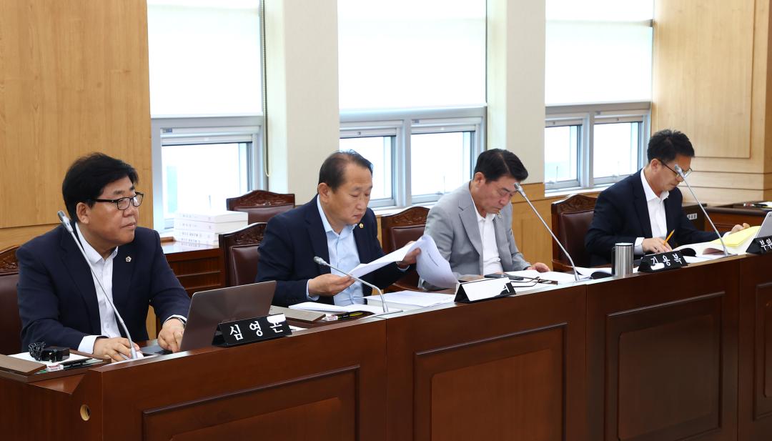 '제338회 제1차 경제산업위원회' 게시글의 사진(4) '2025-06-09 제338회 제1차 경제산업위원회 (4).jpg'