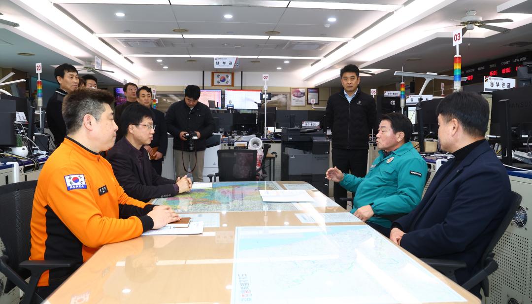 '강원특별자치도 소방본부 격려 및 위문품 전달' 게시글의 사진(16) '2026-01-13 강원특별자치도 소방본부 격려 및 위문품 전달 (16).jpg'