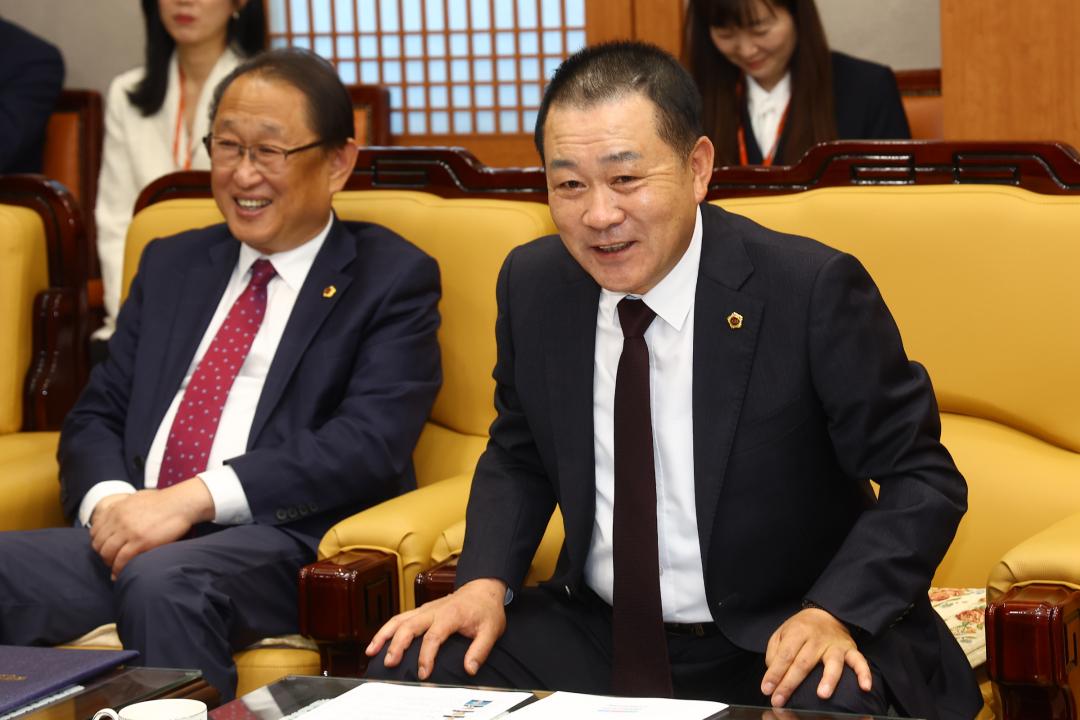'2025회계연도 결산검사위원 위촉식 및 간담회' 게시글의 사진(31) '2026-04-16 2025회계연도 결산검사위원 위촉식 및 간담회 (33).jpg'