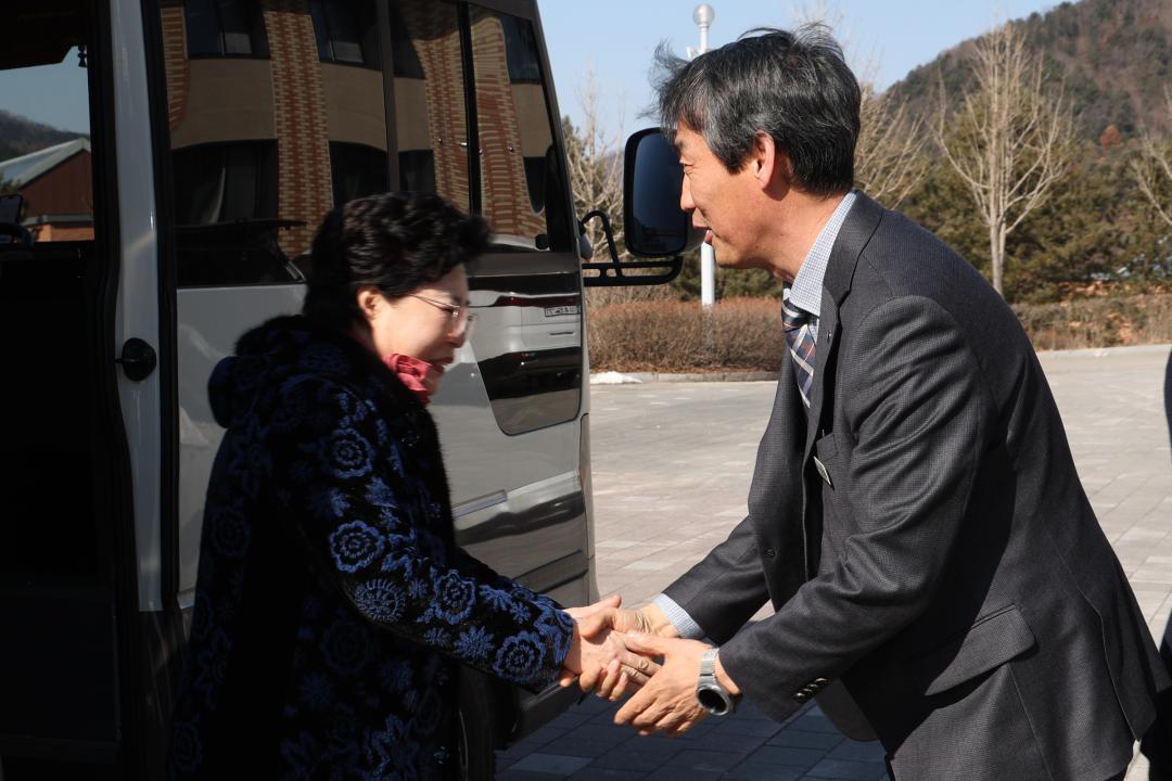 '제334회 교육위원회 현지시찰' 게시글의 사진(5) '2025-02-06 제334회 교육위원회 현지시찰(강원특별자치도교육청 학생교육원) (3).jpg'