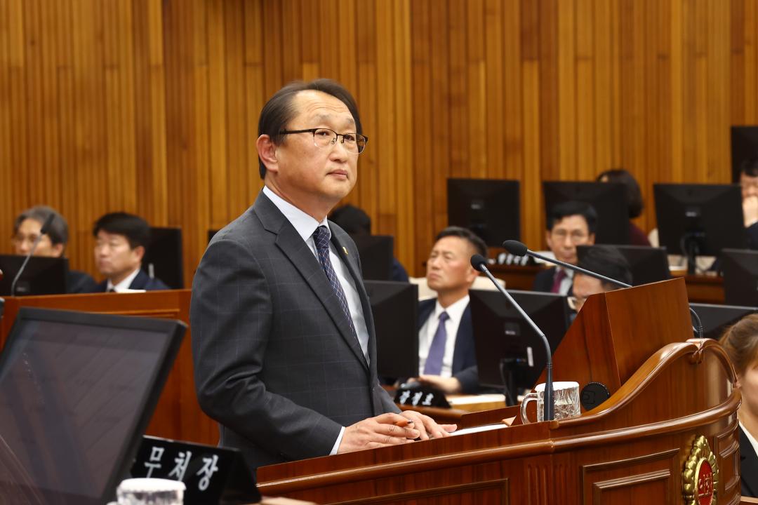 '제335회 제2차 본회의(제1차 도정 및 교육행정에 관한 질문)' 게시글의 사진(109) '2025-03-11 제335회 제2차 본회의(제1차 도정 및 교육행정에 관한 질문) (109) 박관희 의원.jpg'