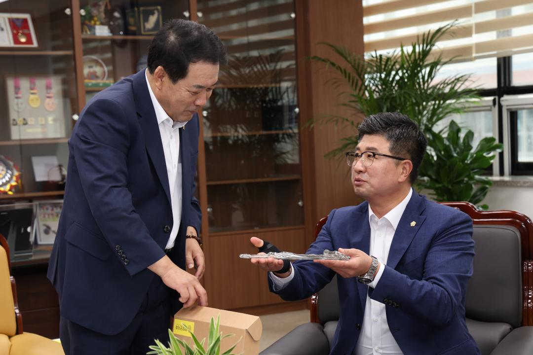 '양양군의장 강원특별자치도의회 방문' 게시글의 사진(4) '2024-07-25 양양군의장 면담 (4).jpg'
