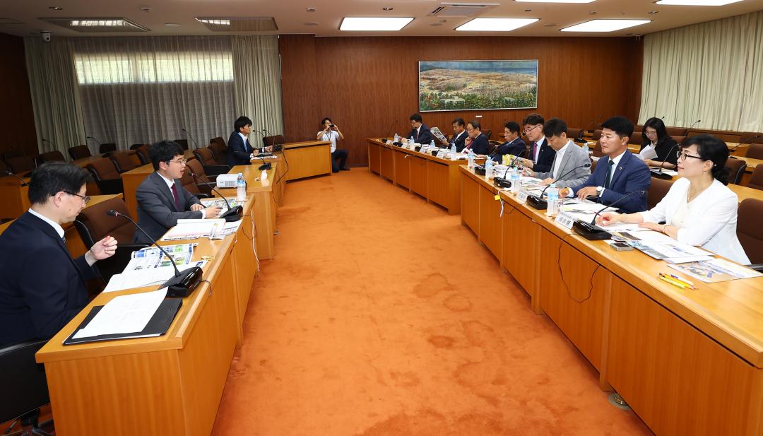 '강원특별자치도의회 한일국제교류협회 2025년 일본 돗토리현 방문' 게시글의 사진(114) '2025-07-29 강원특별자치도의회 한일국제교류협회 2025년 일본 돗토리현 방문 (132)_05_돗토리현의회 의견교환회.jpg'