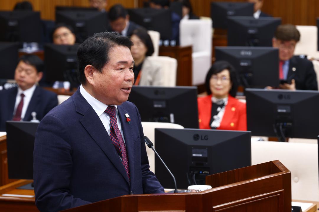'제344회 제2차 본회의(2026년도 제1회 도정 및 교육행정에 관한 질문)' 게시글의 사진(41) '2026-04-02 제344회 제2차본회의(2026년도 제1회 도정 및 교육행정에 관한 질문) (41) 신경호 교육감.jpg'