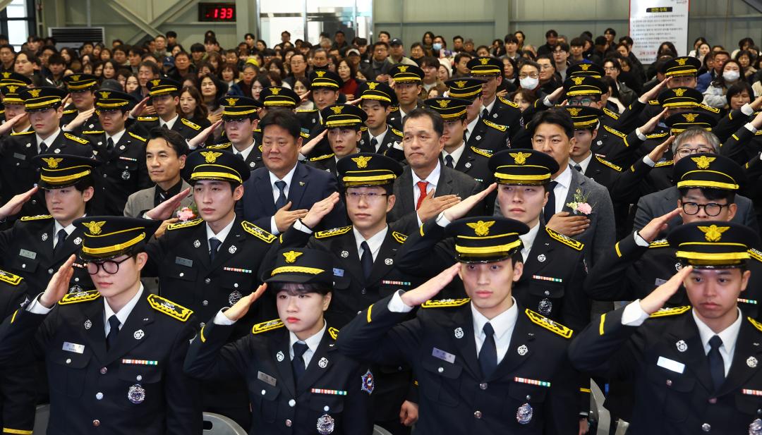 '제42기 소방사반 졸업 및 임명식' 게시글의 사진(7) '2026-01-23 제42기 소방사반 졸업 및 임명식 (6).jpg'