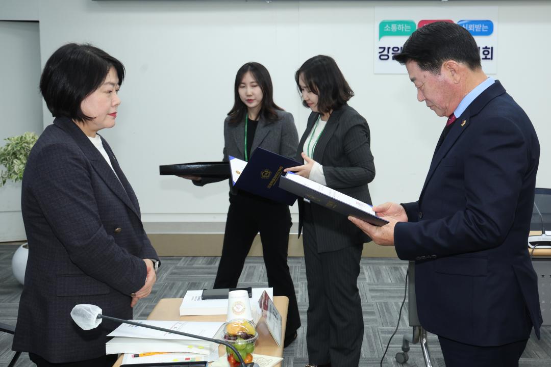 '2024년 제3차 강원특별자치도의회 입법평가위원회' 게시글의 사진(4) '2024-12-11 2024년 제3차 강원특별자치도의회 입법평가위원회 (4).jpg'